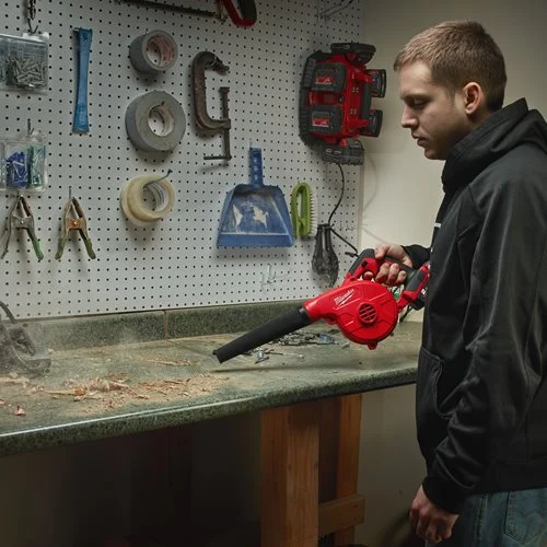 Milwaukee M18 BBL-0 – uniwersalne przyłącze nadmuch/odmuch